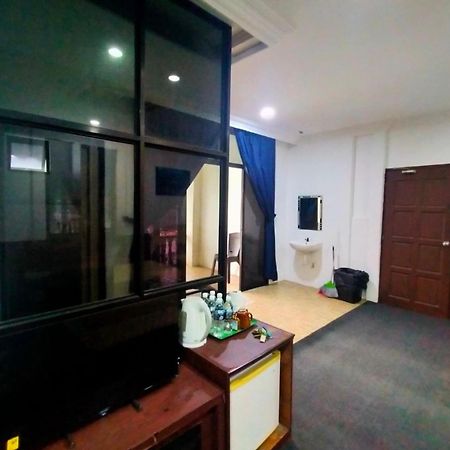 Capital O 91118 Chalet Seri Idaman Bayan Lepas Exterior foto
